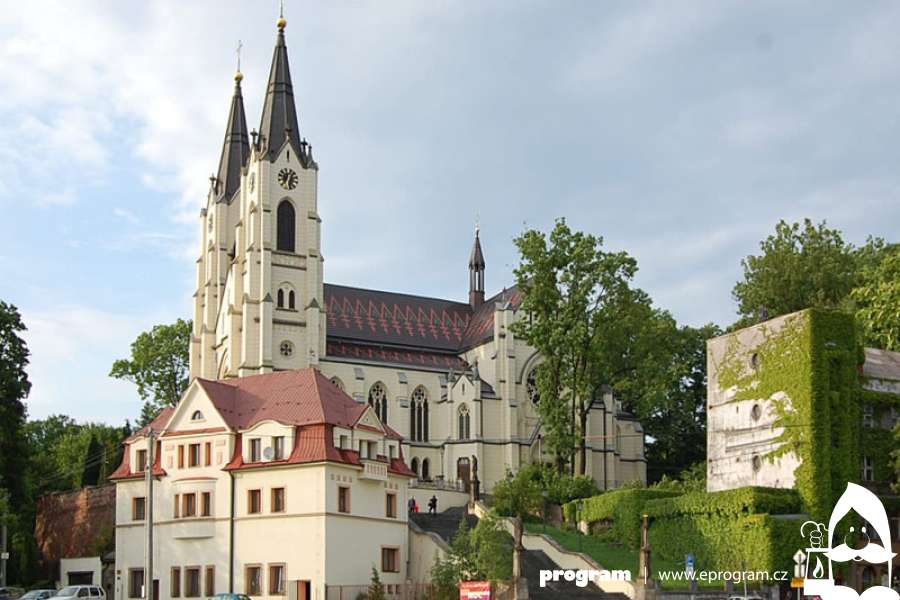 Farní kostel Narození Panny Marie v Orlové