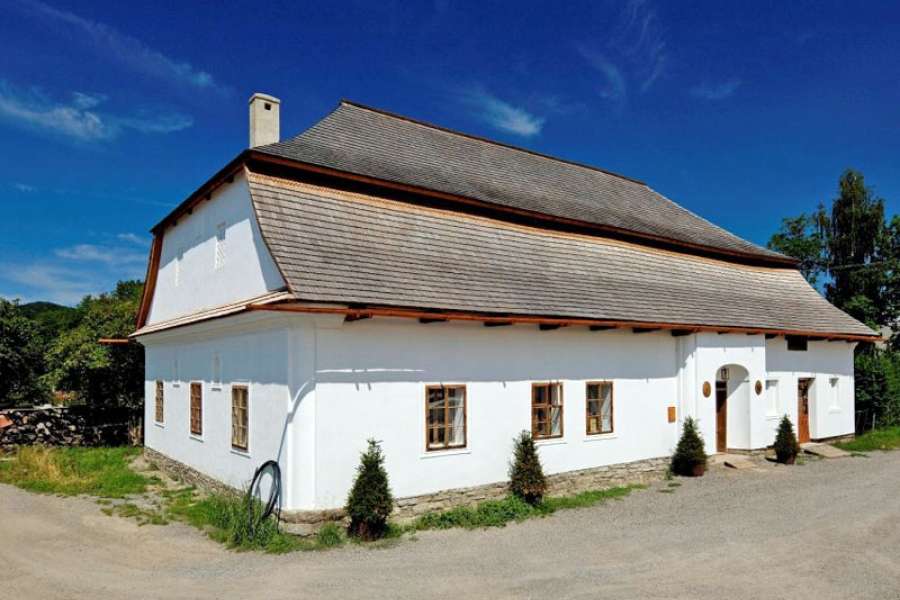 Areál Fojtství v Kozlovicích a Obecná škola Kozlovice