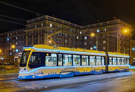 Ostrava má svou první vánoční tramvaj