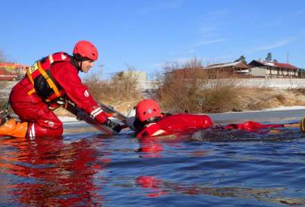 Mráz přinesl možnost výcviků moravskoslezských hasičů na ledě
