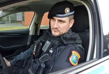 Ostravští strážníci testují jako první v republice osobní kamery s online přenosem 