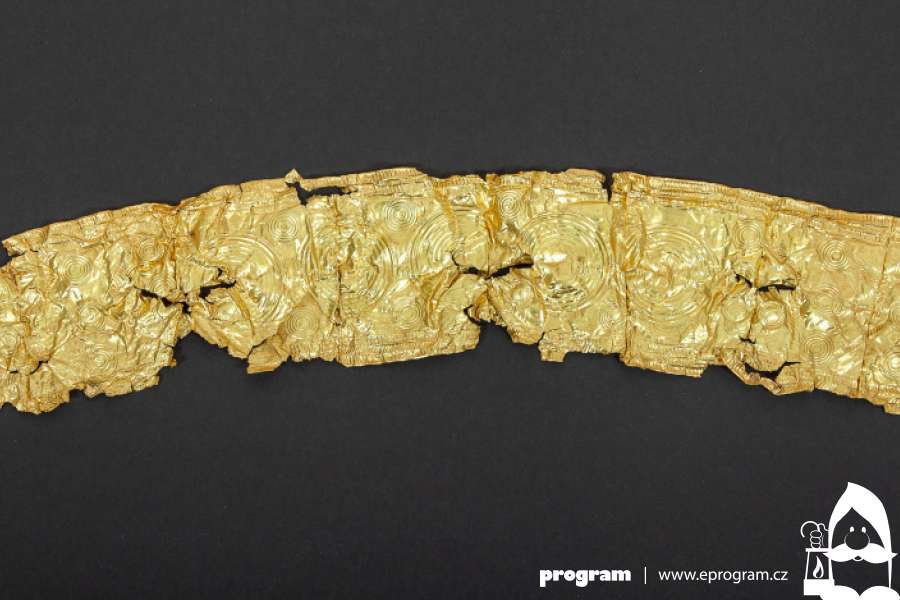 Starobylý zlatý šperk bude poprvé k vidění na zámku Bruntál